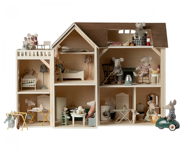 Mouse Hole Farmhouse - Where The Sidewalk Ends Toy Shop