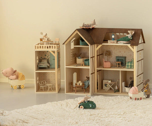 Wallpaper, Mouse hole Farmhouse - Where The Sidewalk Ends Toy Shop