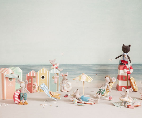 Sauveteur, Tower with Cat - Where The Sidewalk Ends Toy Shop