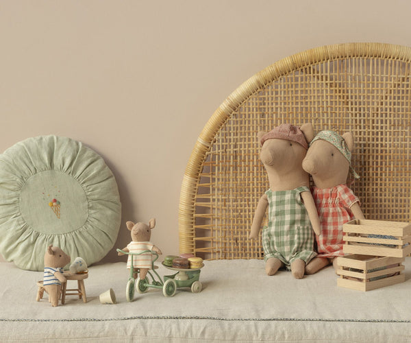 Pig - Boy - Where The Sidewalk Ends Toy Shop
