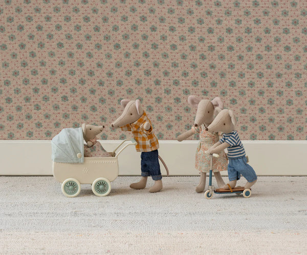 Yellow checked shirt and pants, Dad mouse - Where The Sidewalk Ends Toy Shop