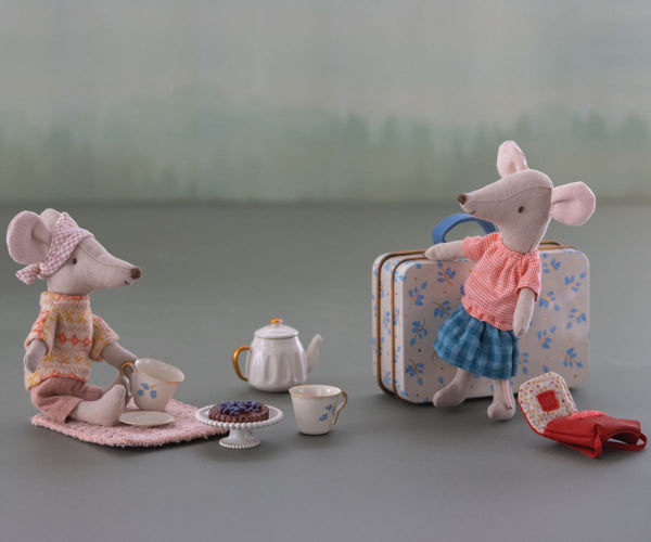 Afternoon Treat, Mouse - Blue Madelaine - Where The Sidewalk Ends Toy Shop