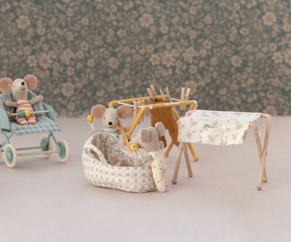 Carrycot, Baby mouse - Where The Sidewalk Ends Toy Shop