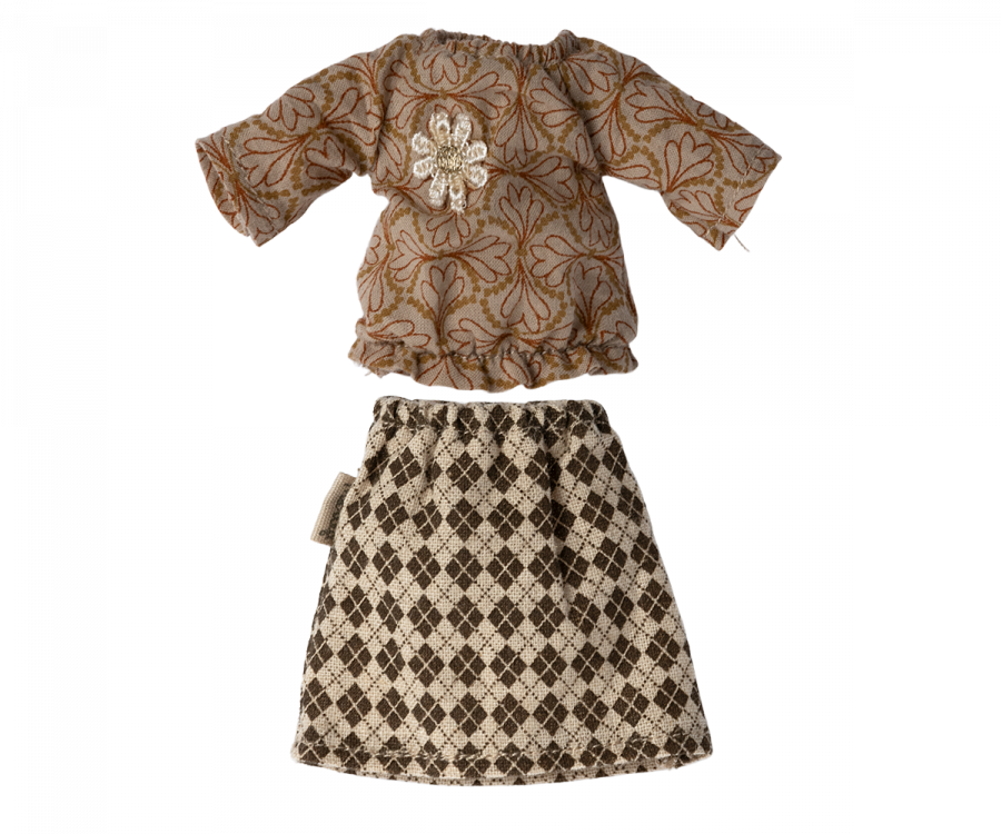 Blouse and skirt for grandma mouse - Where The Sidewalk Ends Toy Shop