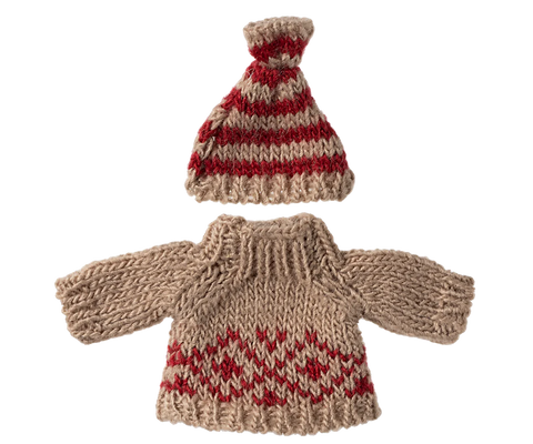 Knitted sweater and hat, Mum mouse