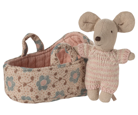 Baby mouse in carry cot -Rose