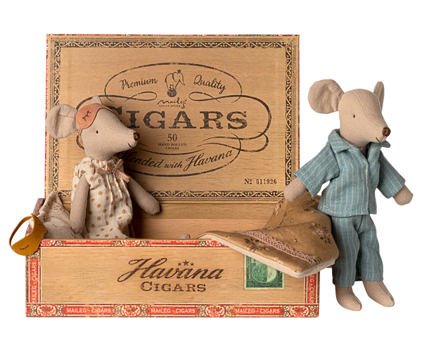 Mum & Dad mice in Cigar box- New - Where The Sidewalk Ends Toy Shop