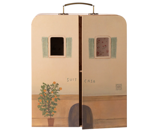 SuitCasa, Little sister and brother mouse