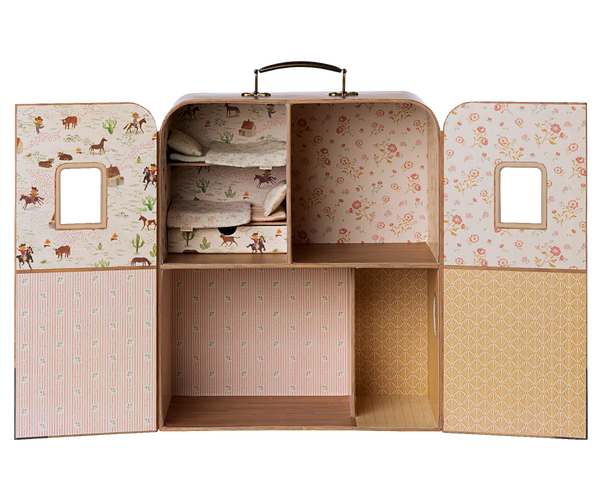 SuitCasa, Little sister and brother mouse