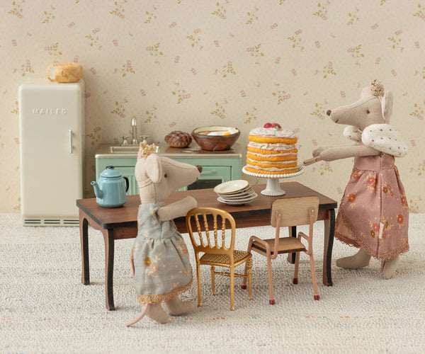 Party cake and cake stand, Mouse - Off white - Where The Sidewalk Ends Toy Shop