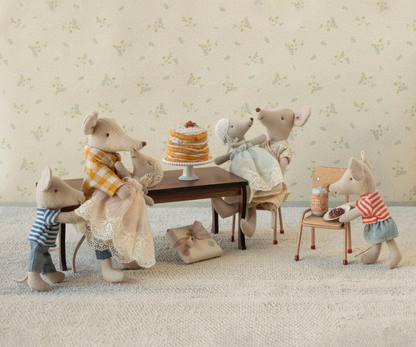 Party cake and cake stand, Mouse - Off white - Where The Sidewalk Ends Toy Shop