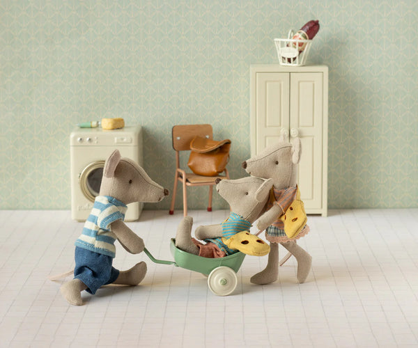 Clothes and bag, Big brother mouse - Brown - Where The Sidewalk Ends Toy Shop