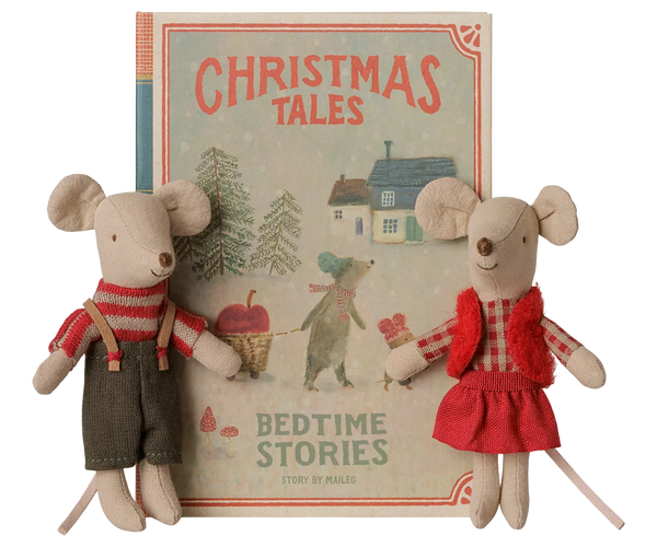 Christmas twin mice, Little sister and brother in book