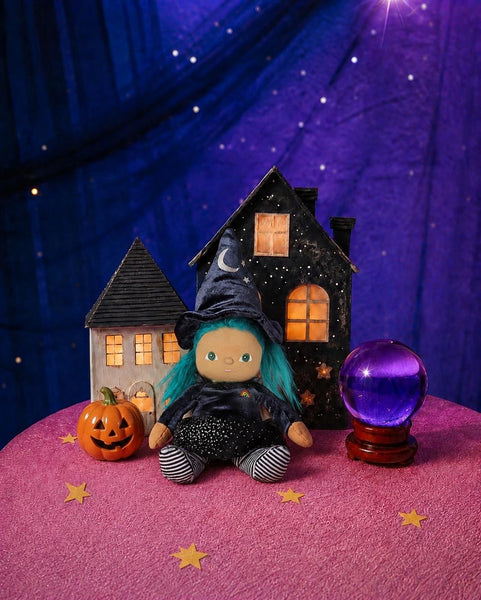 Dinky Dinkum Winnie Witch