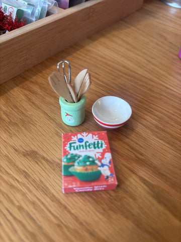 Baking Set with Utensils, Mixing Bowls, 1:12