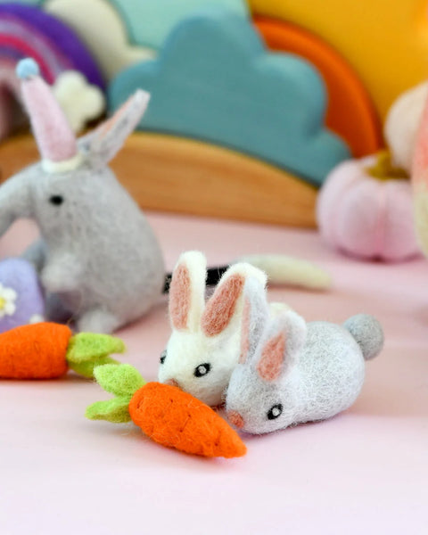 Felt Carrots - 5 Orange Carrots - Where The Sidewalk Ends Toy Shop